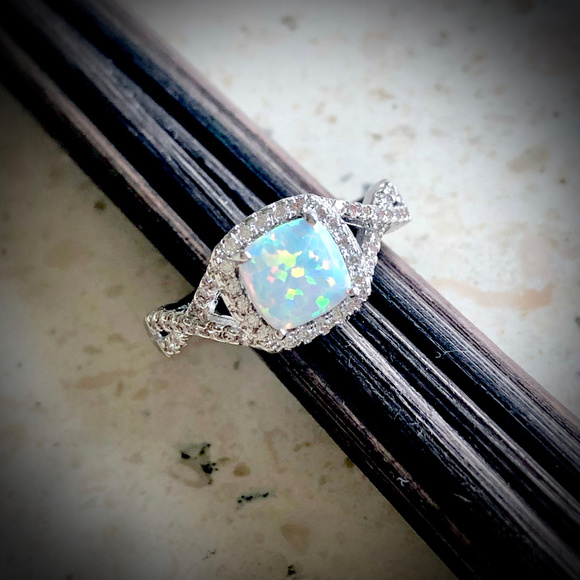 NWT Opal and CZ Crisscross Silver Ring - sizes 6, 7, 8 - Picture 5 of 7